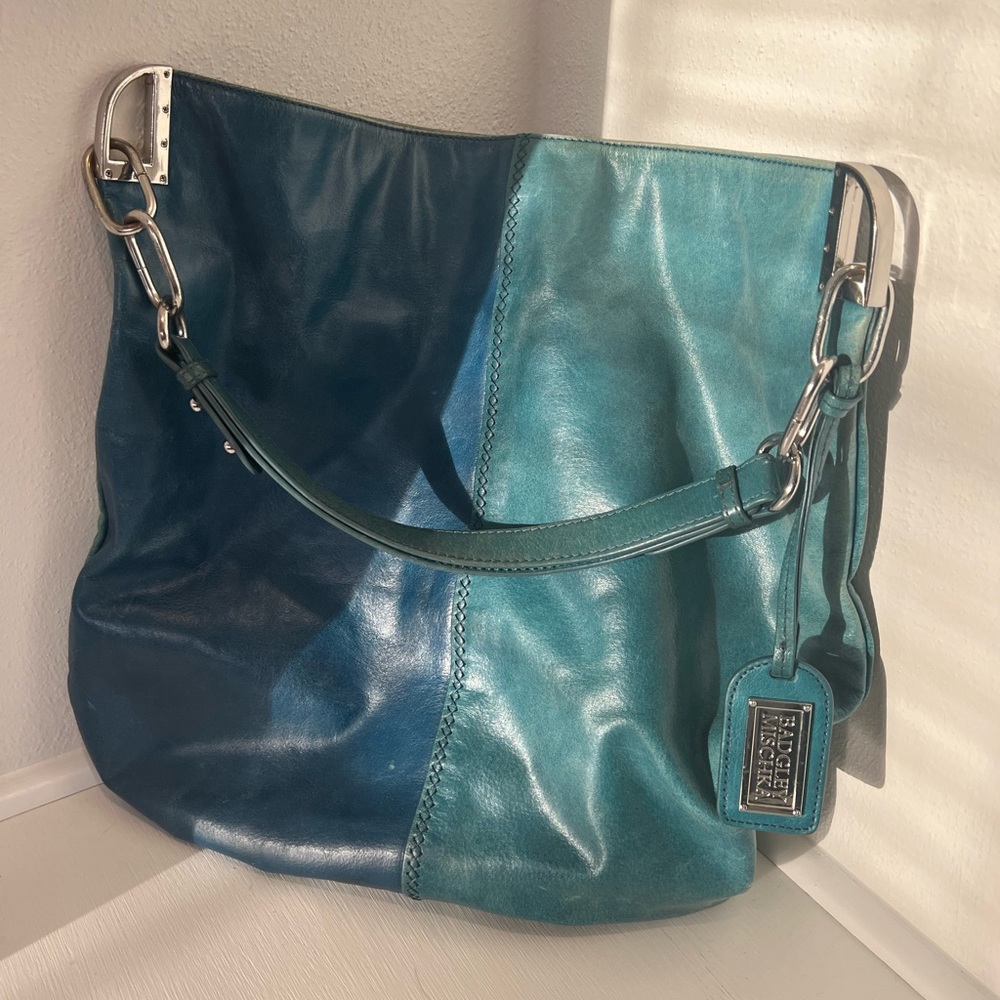 Badgley Mischka: Leather Shoulder Bag